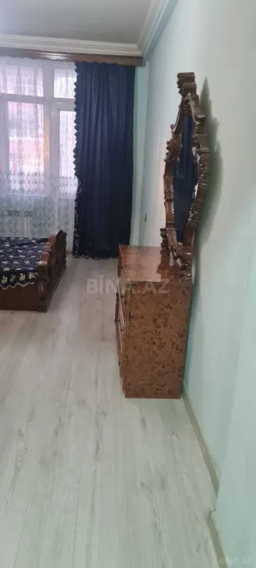 Kirayə verilir 2 otaqlı mənzil 85 m²