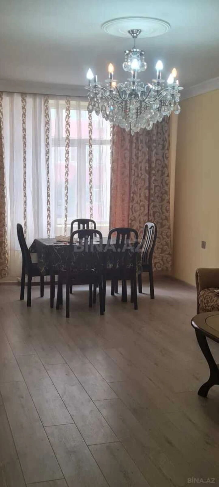 Kirayə verilir 2 otaqlı mənzil 85 m²