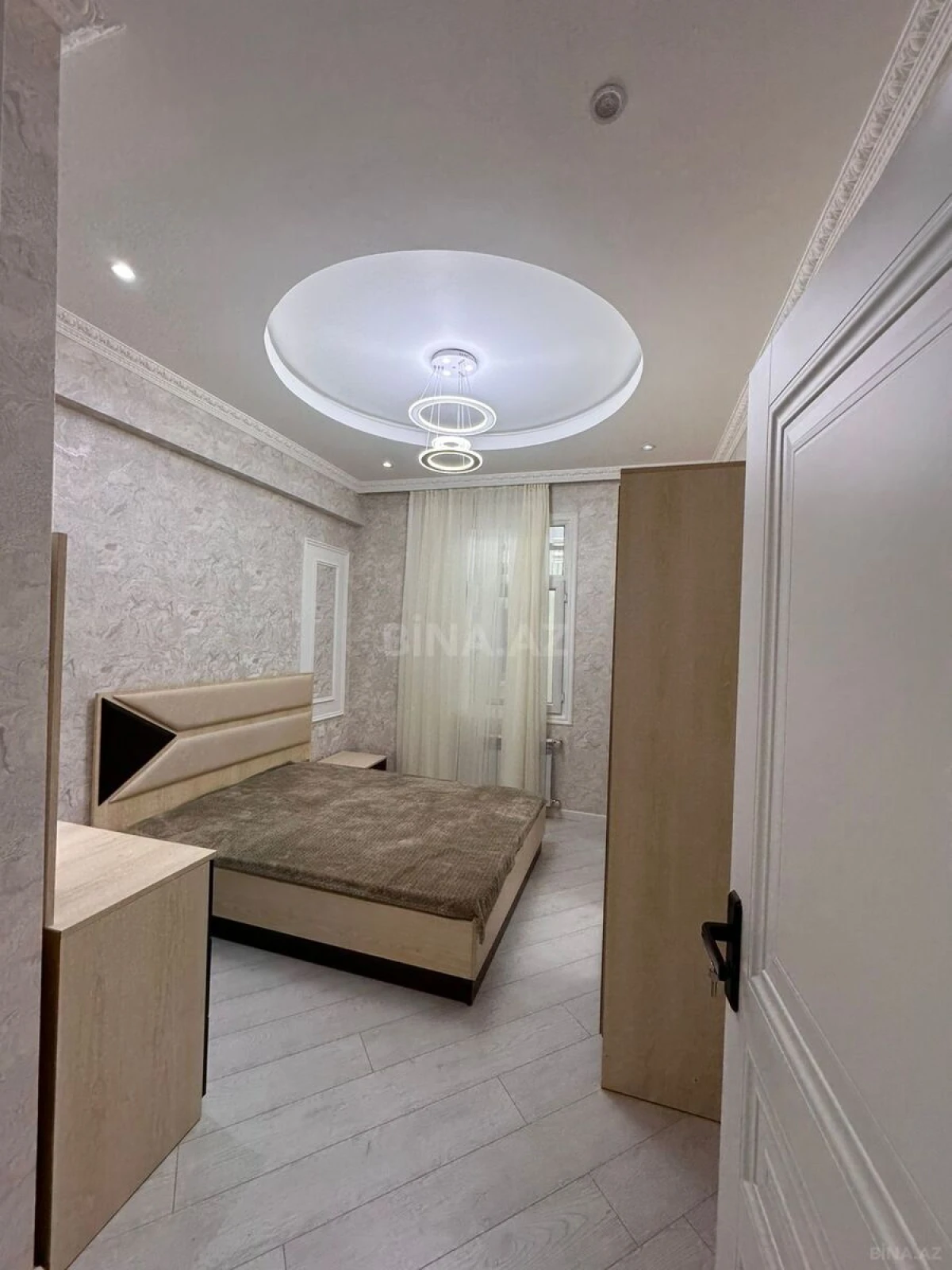 Kirayə verilir 2 otaqlı mənzil 70 m²