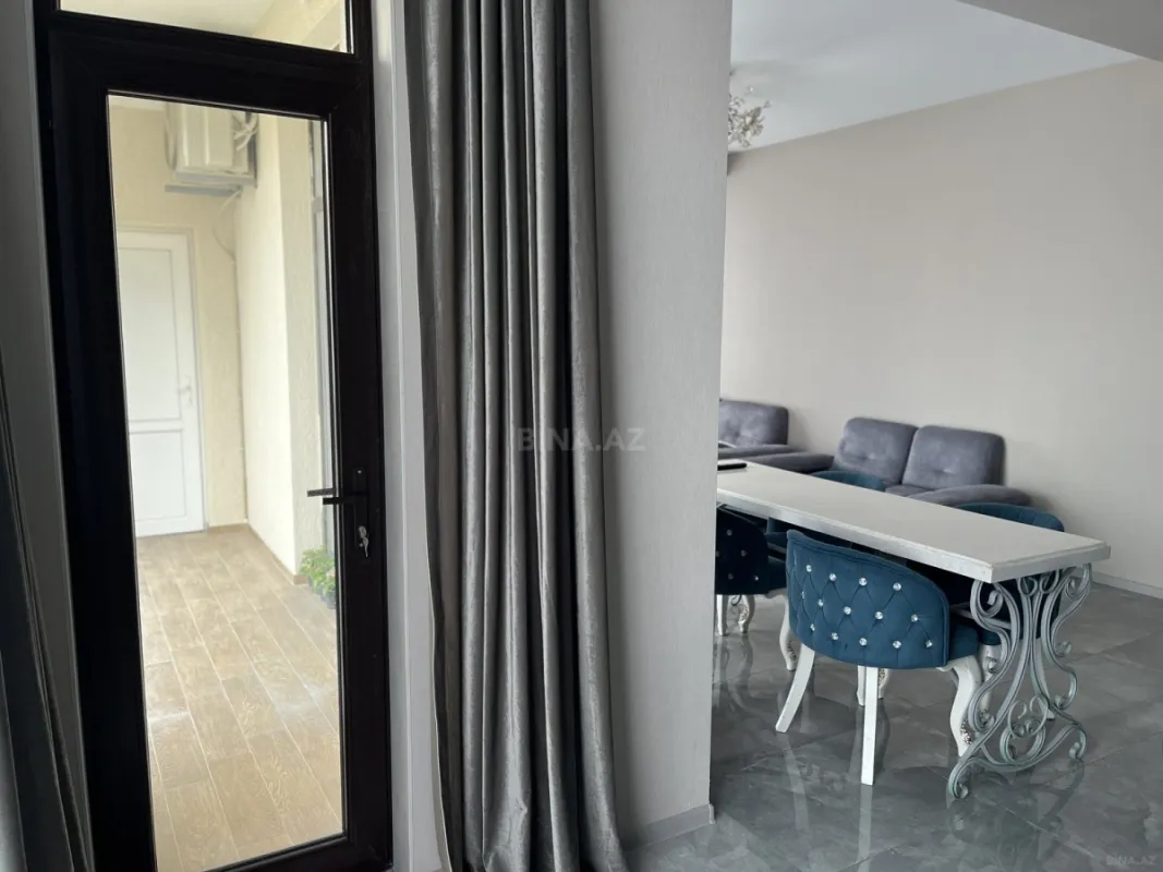 Satılır 2 otaqlı mənzil 103 m²