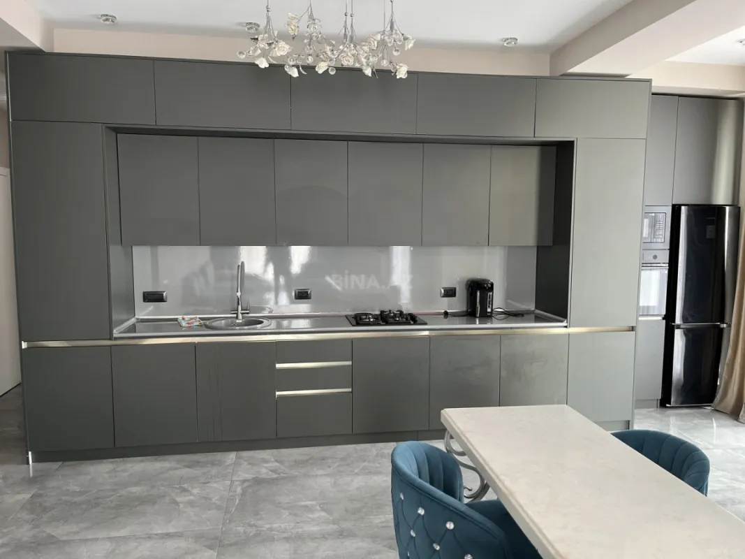 Satılır 2 otaqlı mənzil 103 m²