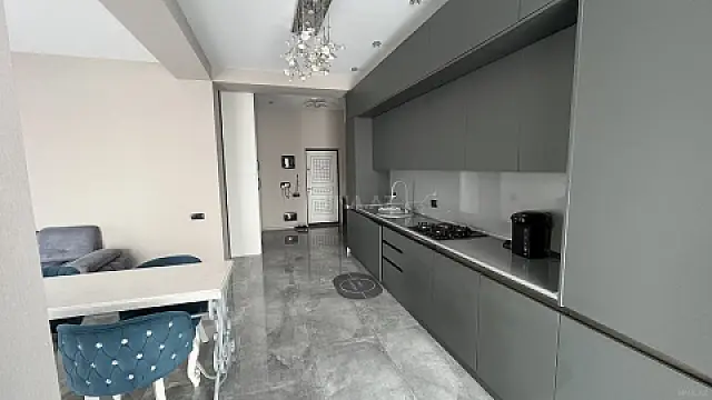 Satılır 2 otaqlı mənzil 103 m²