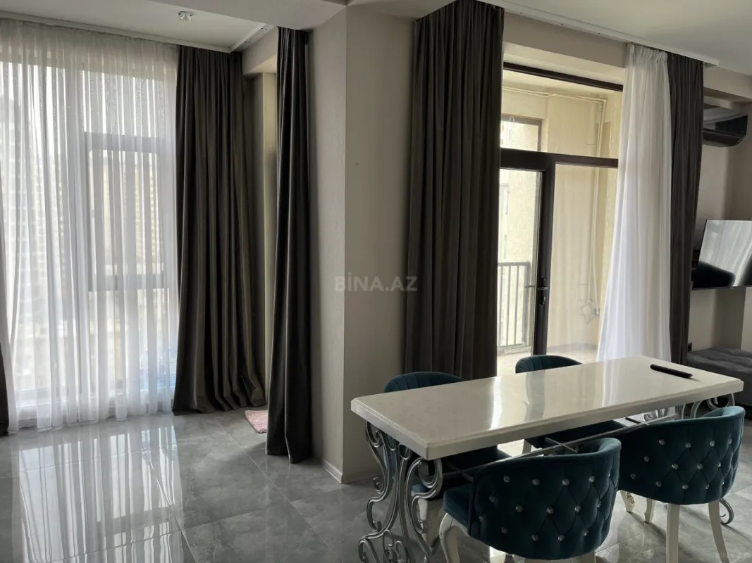 Satılır 2 otaqlı mənzil 103 m²