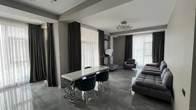 Satılır 2 otaqlı mənzil 103 m²