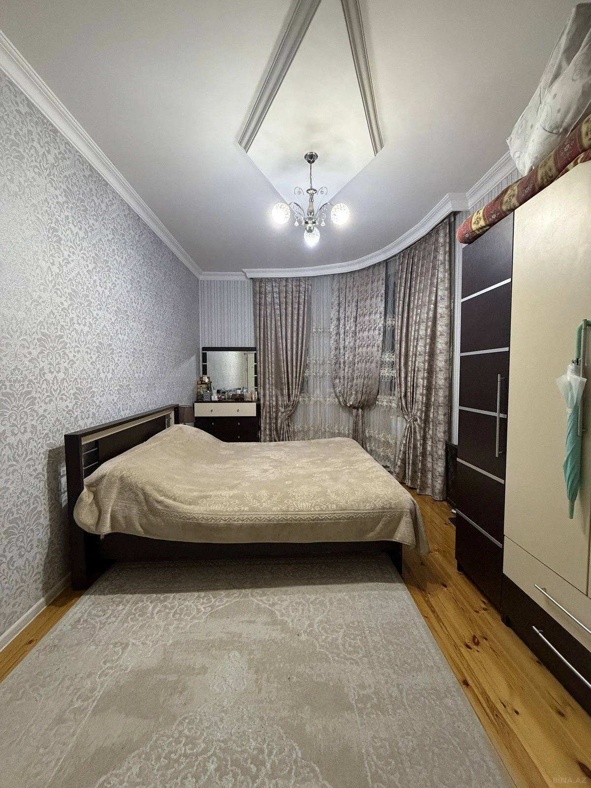 Satılır 3 otaqlı mənzil 92 m²