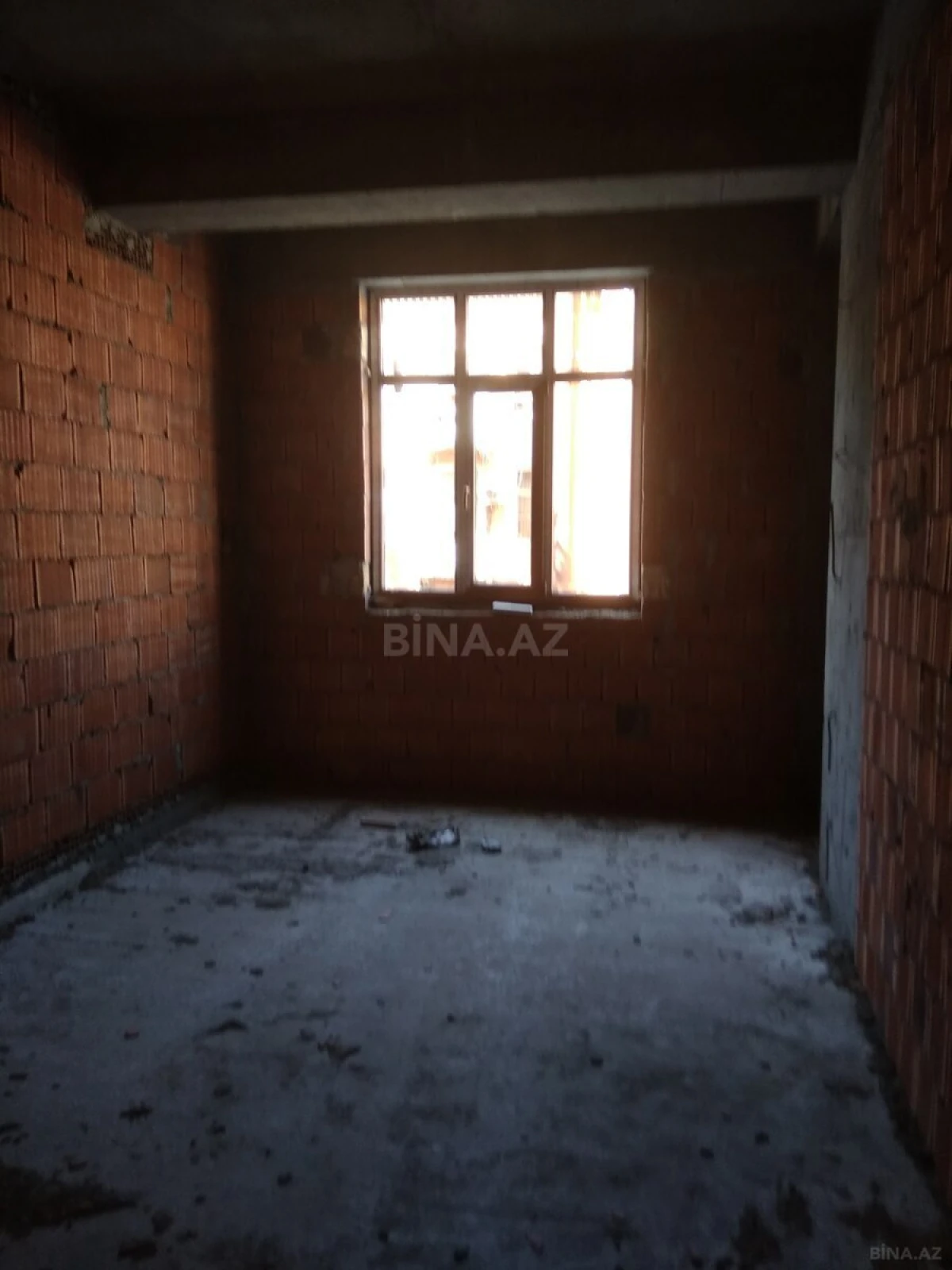 Satılır 2 otaqlı mənzil 72 m²