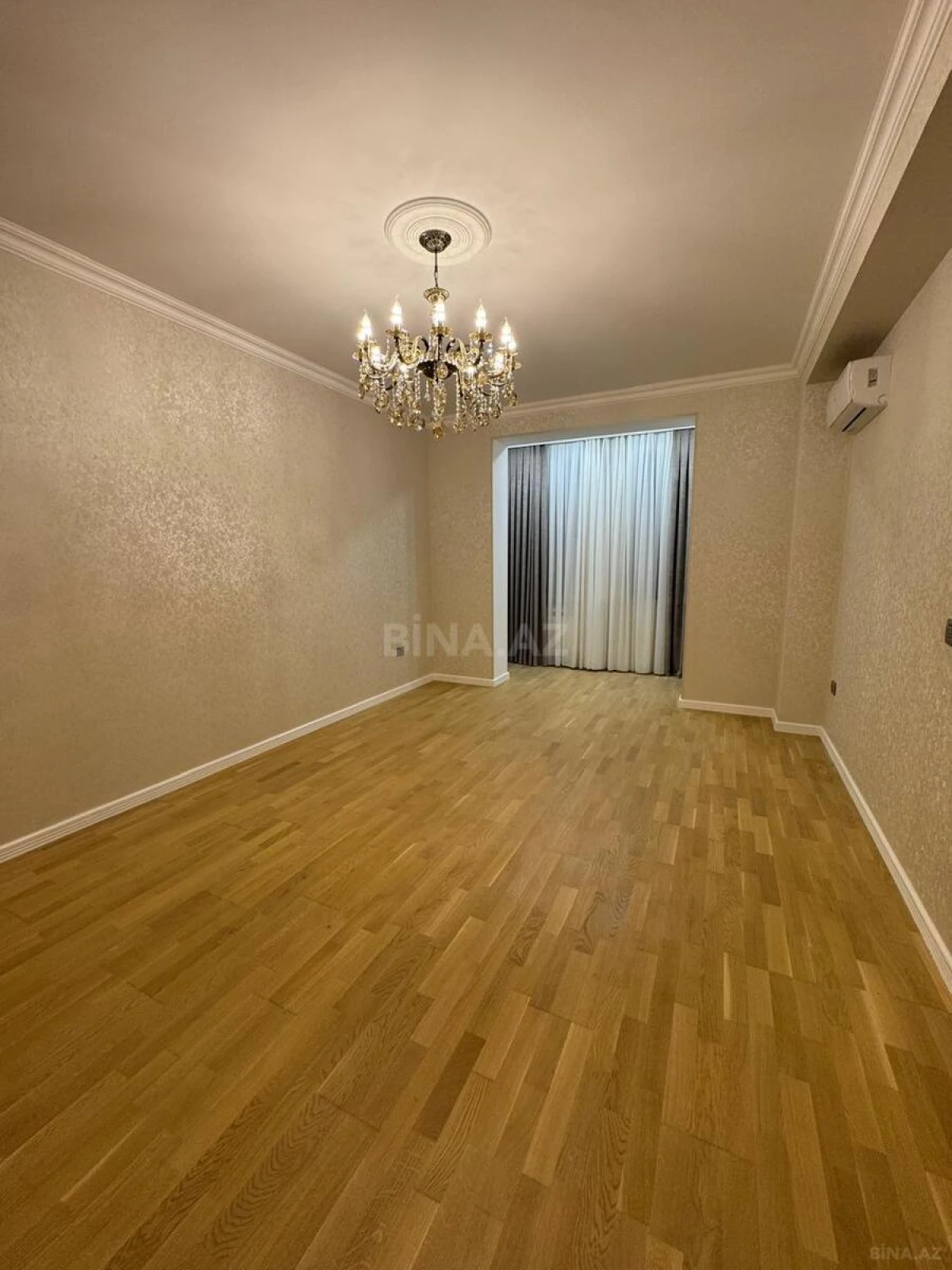 Satılır 3 otaqlı mənzil 104 m²