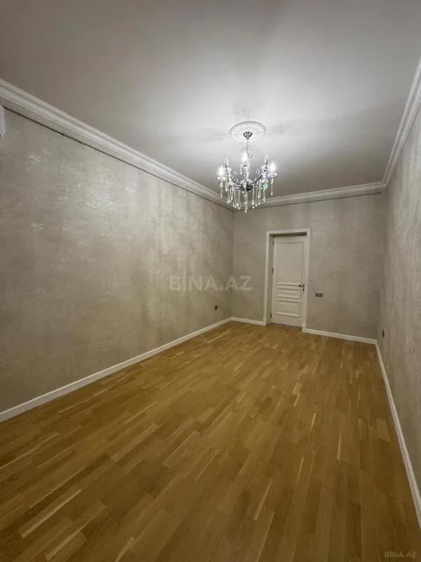 Satılır 3 otaqlı mənzil 104 m²
