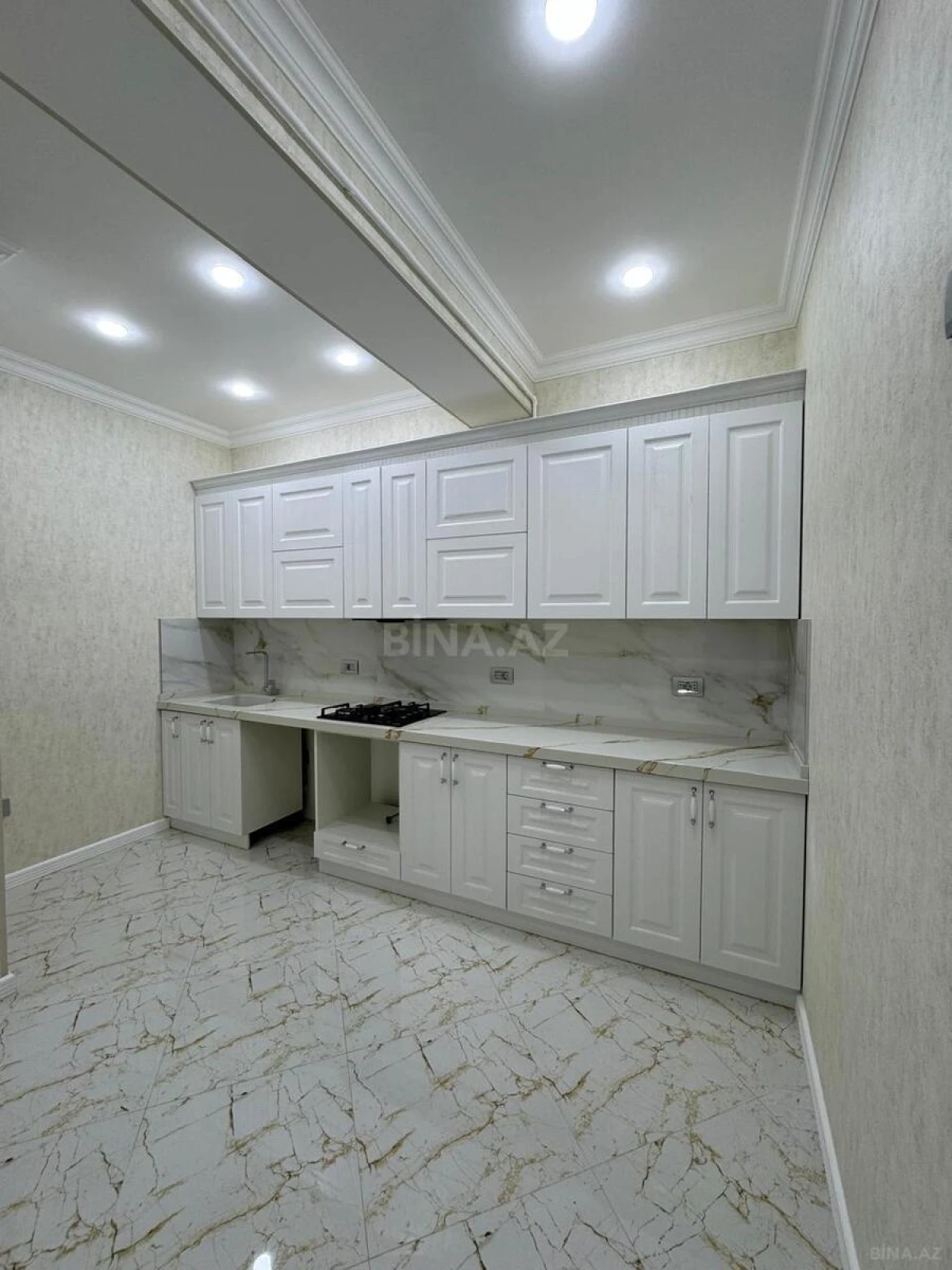 Satılır 3 otaqlı mənzil 104 m²
