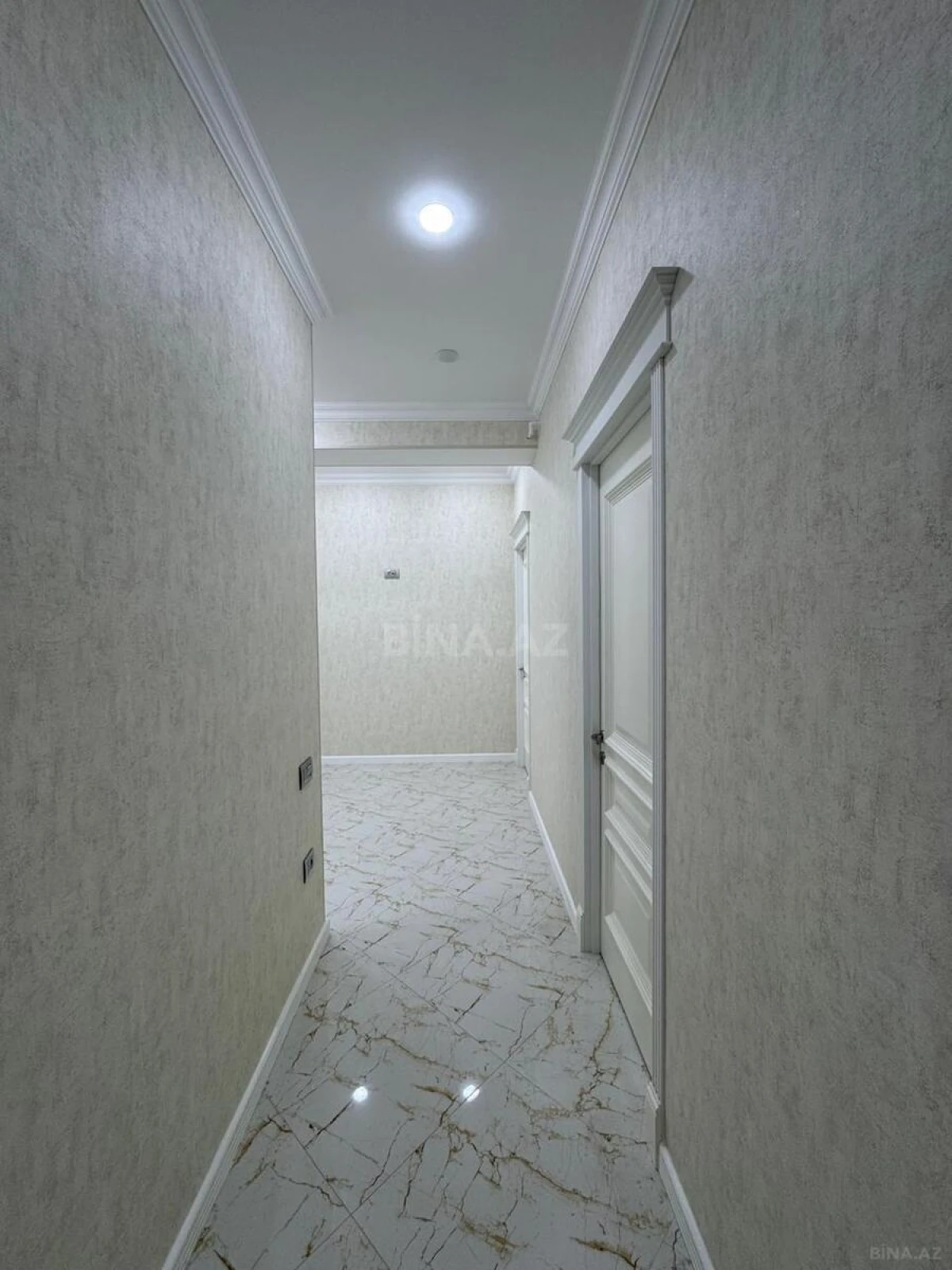 Satılır 3 otaqlı mənzil 104 m²