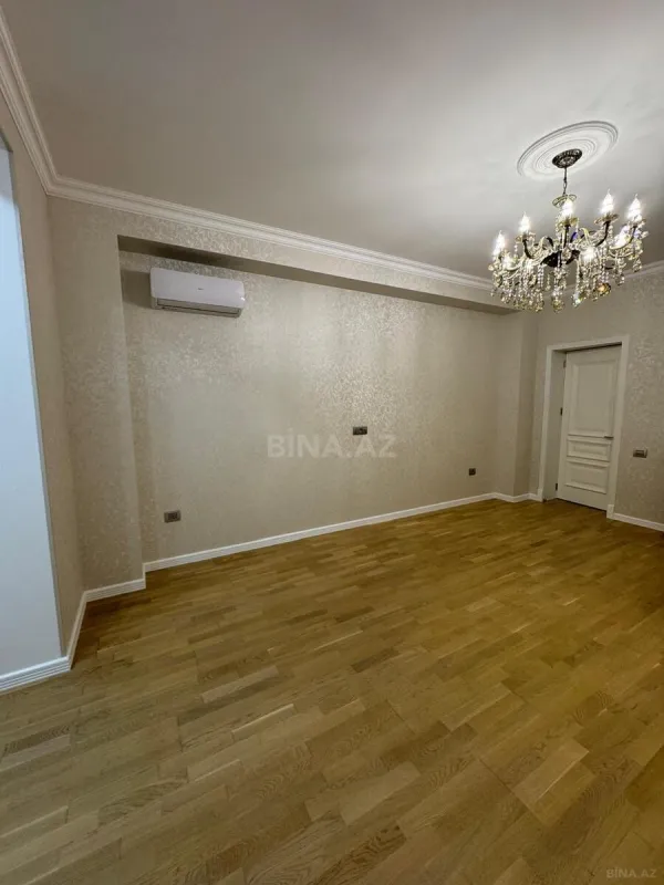 Satılır 3 otaqlı mənzil 104 m²