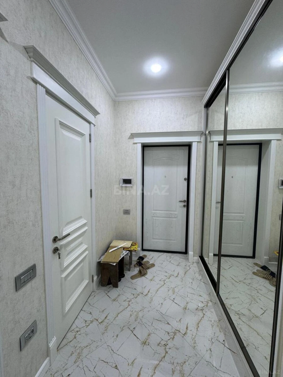 Satılır 3 otaqlı mənzil 104 m²