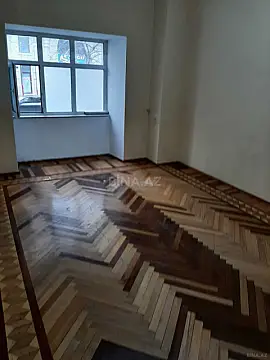 Kirayə verilir 2 otaqlı ofis 80 m²