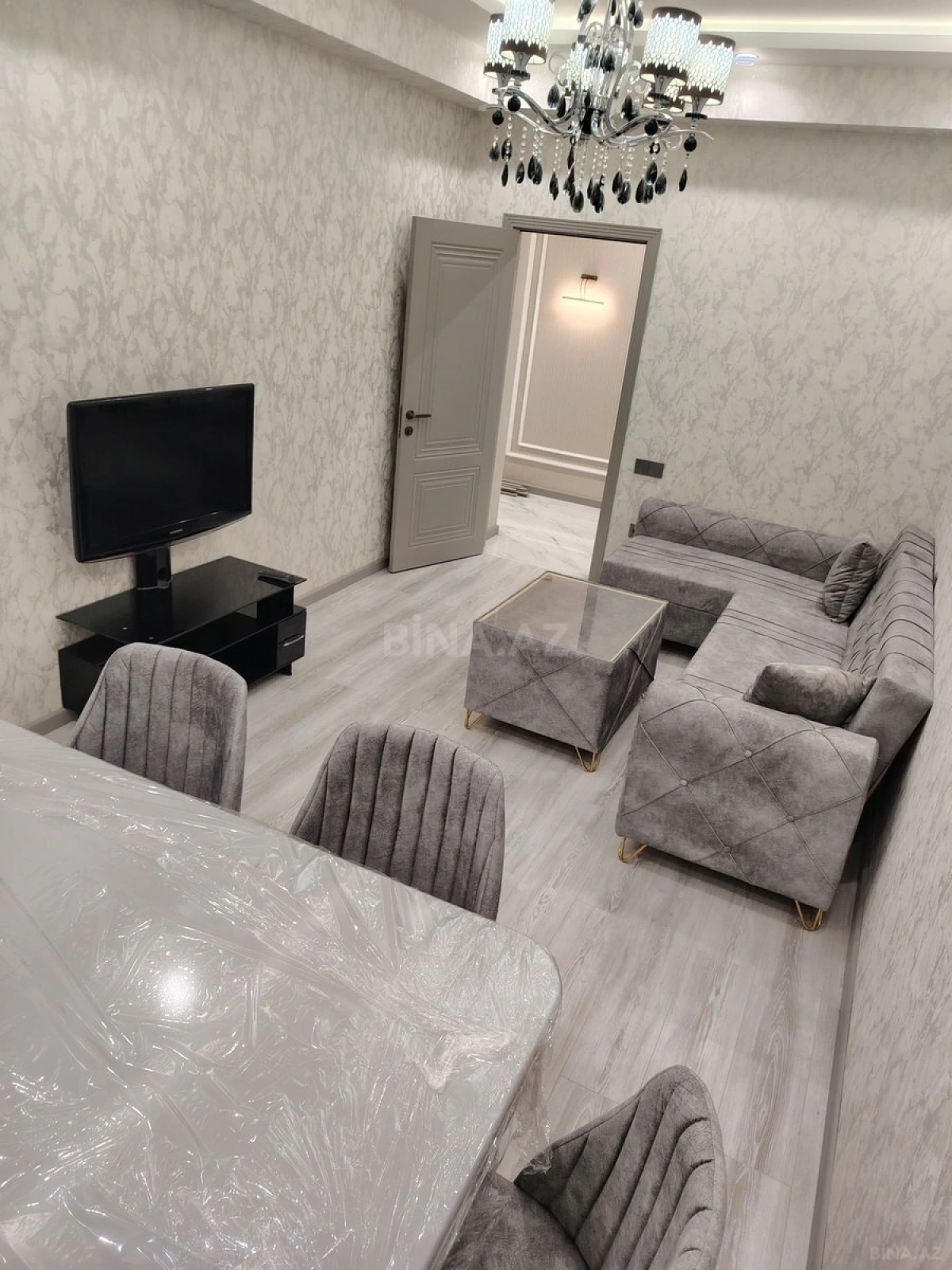 Kirayə verilir 2 otaqlı mənzil 68 m²