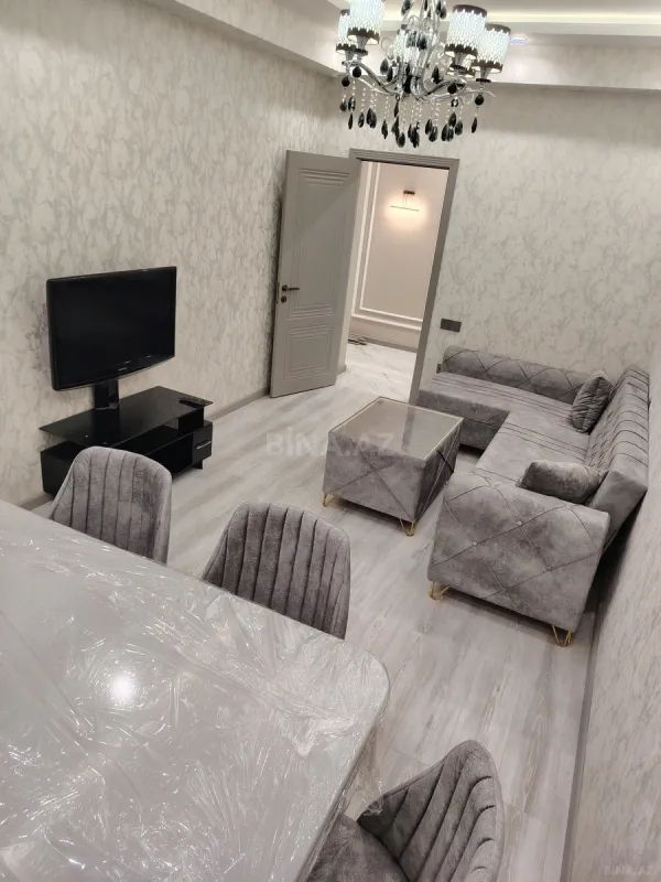 Kirayə verilir 2 otaqlı mənzil 68 m²