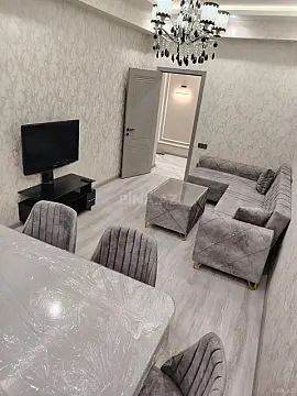 Kirayə verilir 2 otaqlı mənzil 68 m²