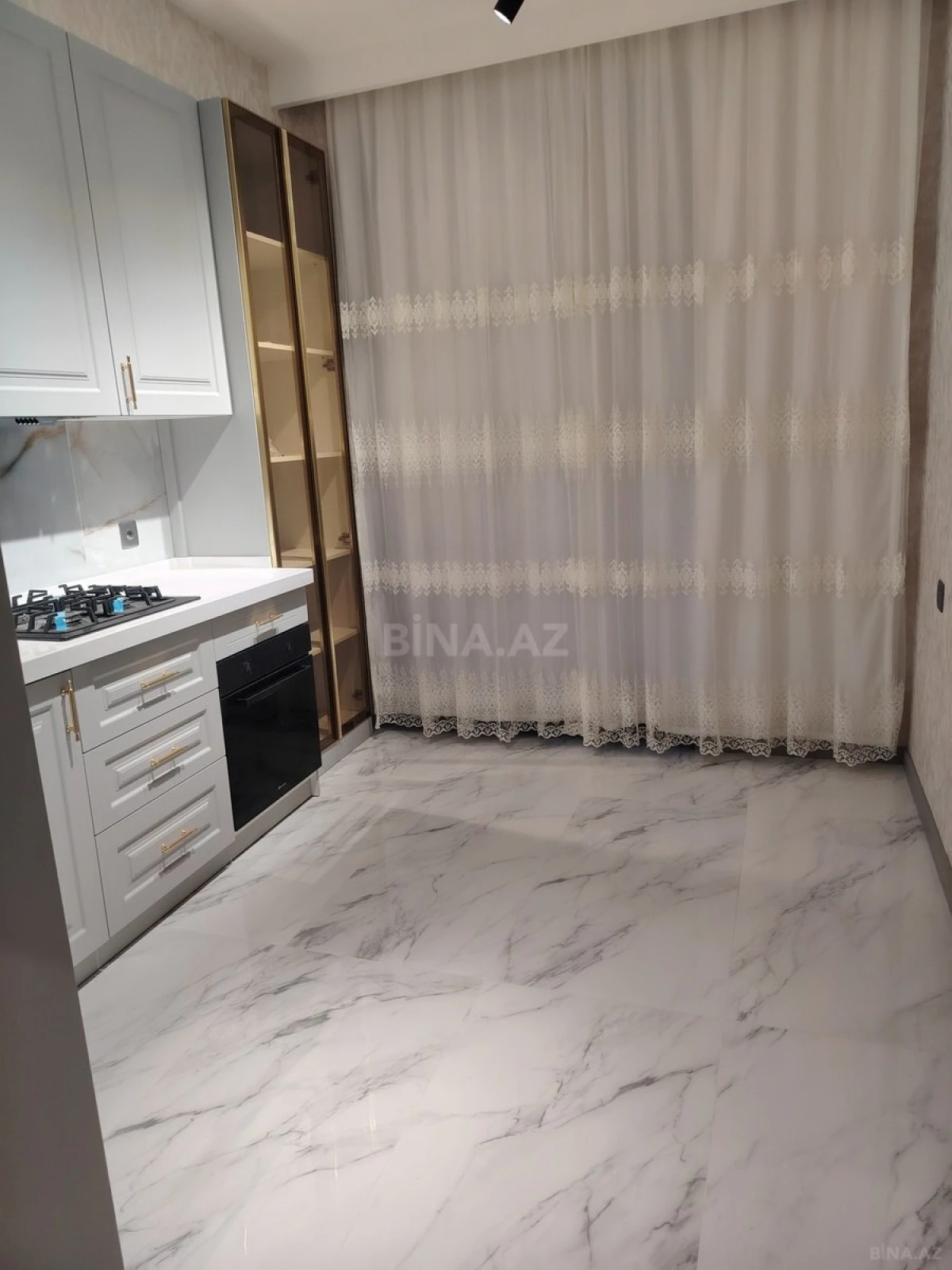 Kirayə verilir 2 otaqlı mənzil 68 m²