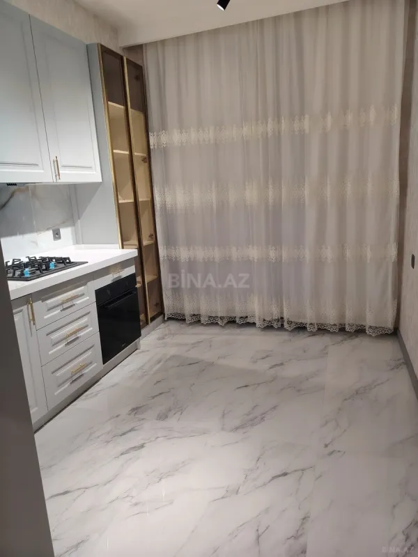 Kirayə verilir 2 otaqlı mənzil 68 m²