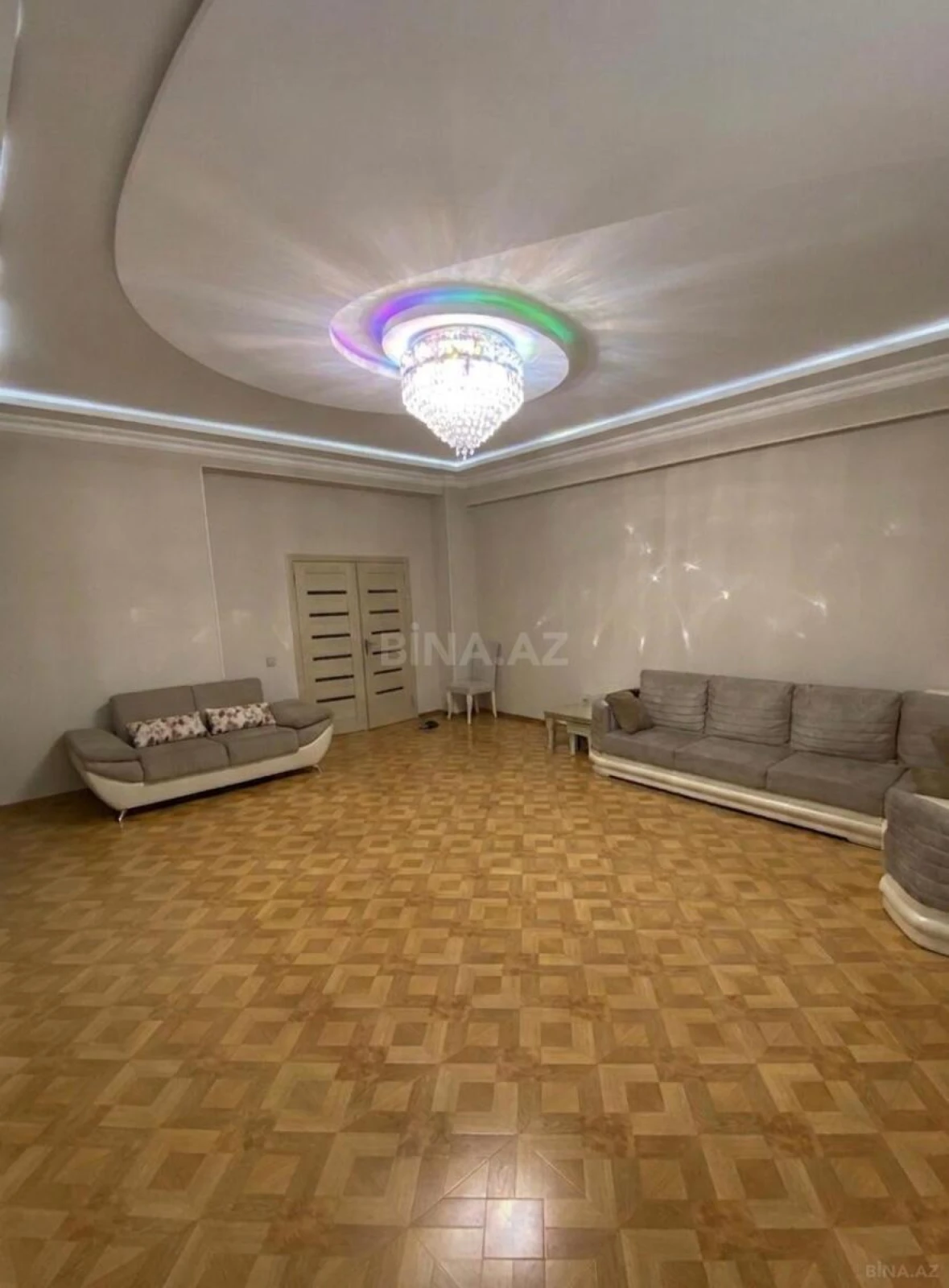 Satılır obyekt 160 m²