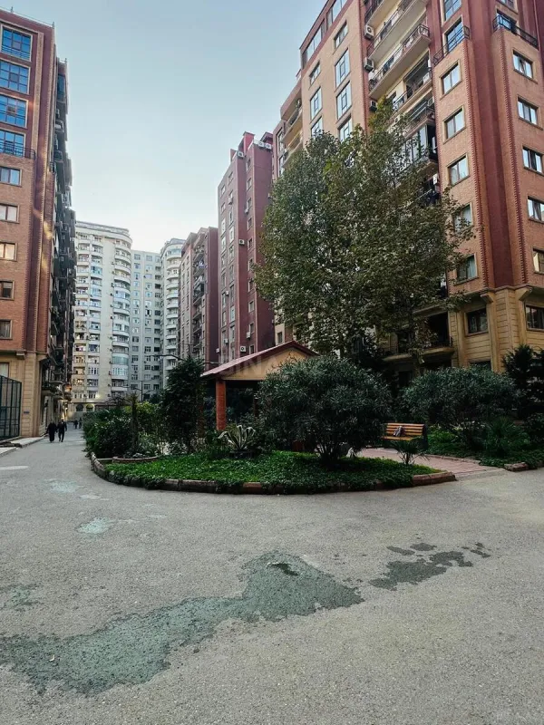 Satılır obyekt 160 m²