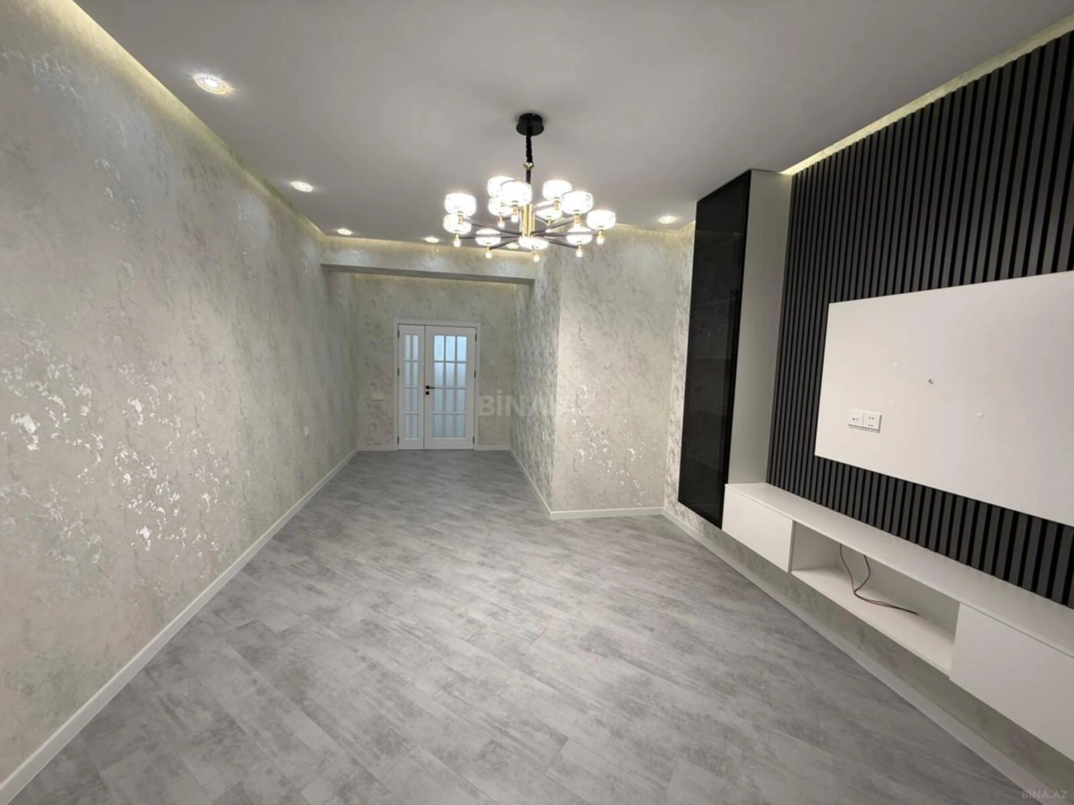 Satılır 3 otaqlı mənzil 126 m²