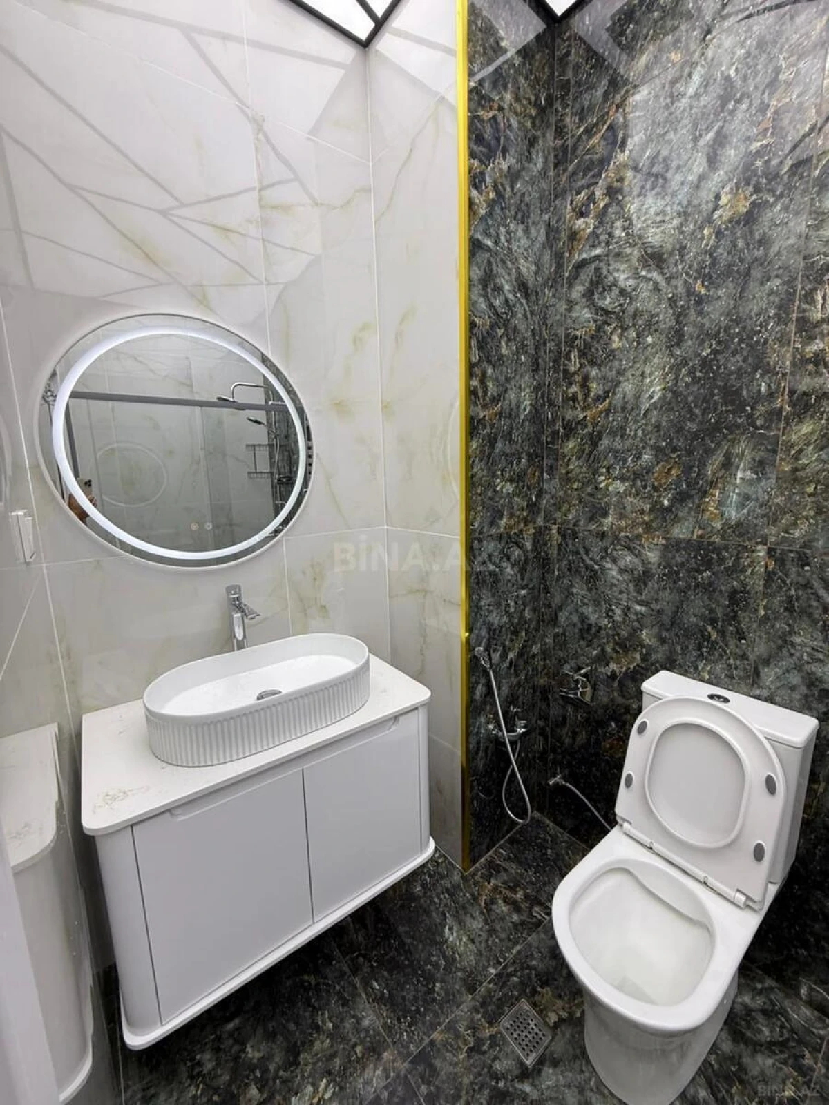 Satılır 3 otaqlı mənzil 126 m²