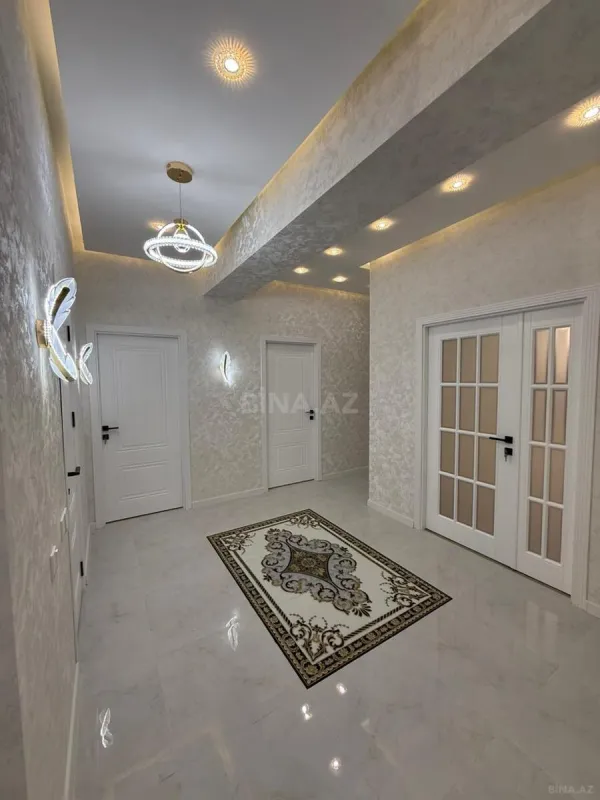 Satılır 3 otaqlı mənzil 126 m²
