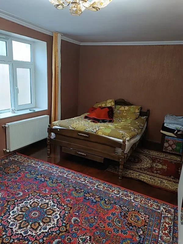 Satılır 5 otaqlı həyət evi 280 m²