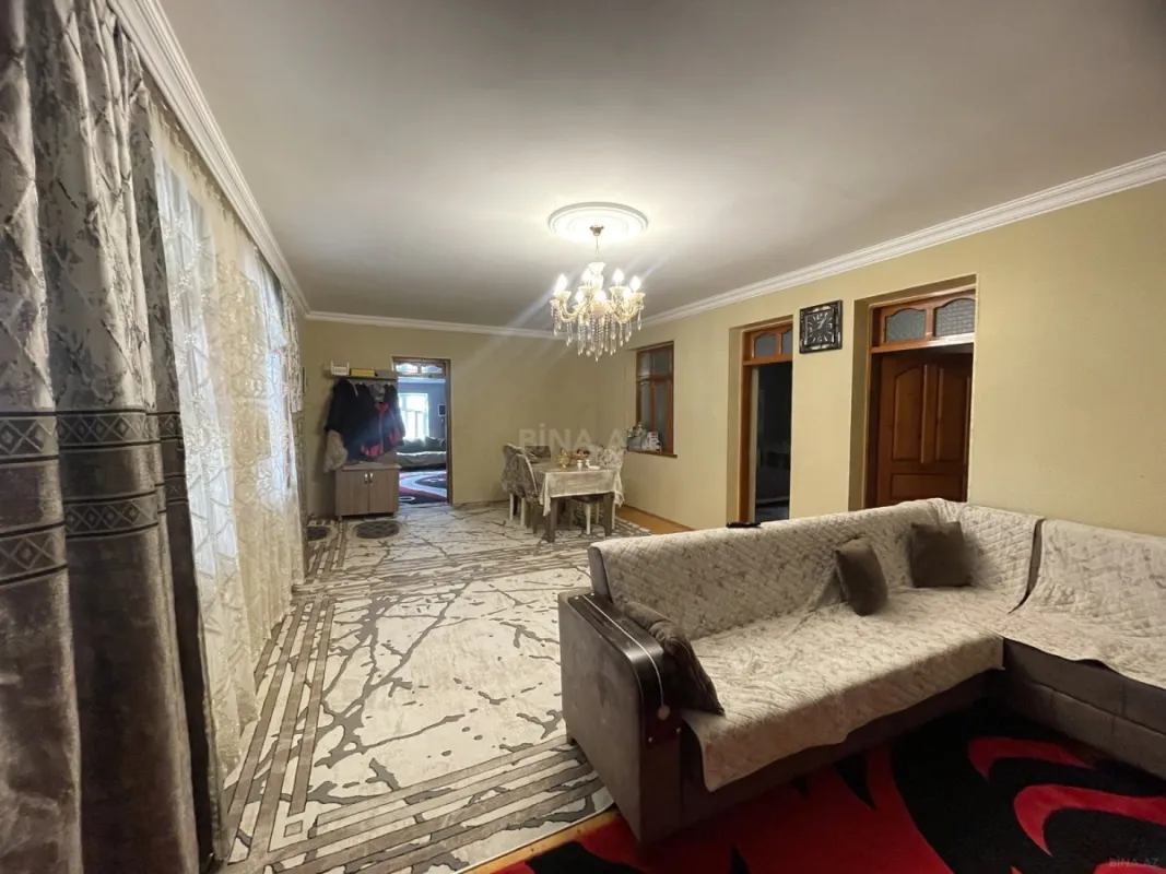 Satılır 5 otaqlı həyət evi 280 m²