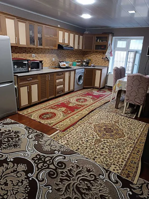 Satılır 5 otaqlı həyət evi 280 m²