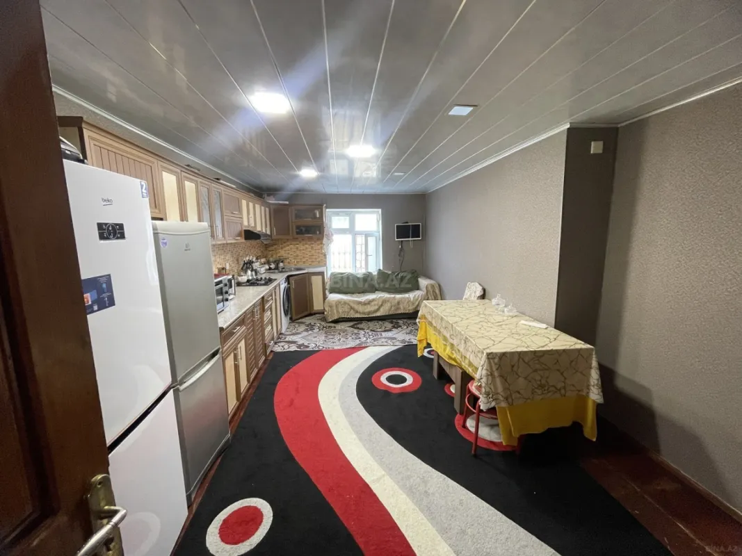 Satılır 5 otaqlı həyət evi 280 m²