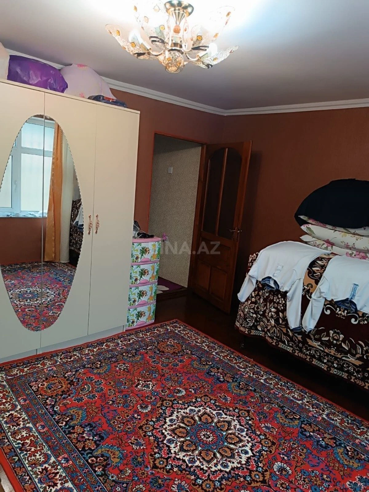 Satılır 5 otaqlı həyət evi 280 m²