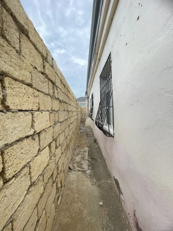 Satılır 5 otaqlı həyət evi 280 m²