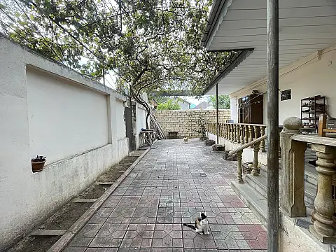 Satılır 5 otaqlı həyət evi 280 m²