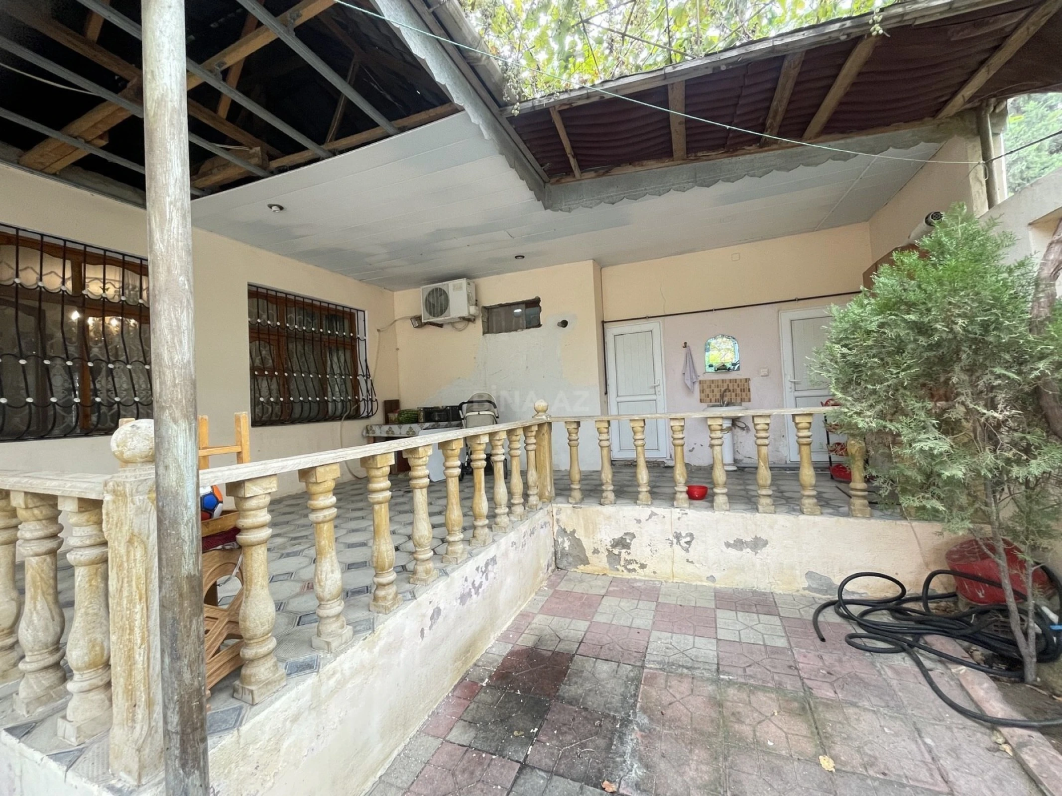 Satılır 5 otaqlı həyət evi 280 m²