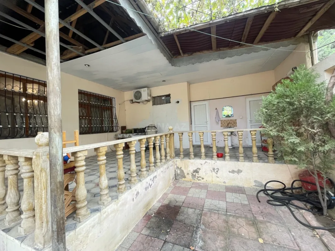 Satılır 5 otaqlı həyət evi 280 m²