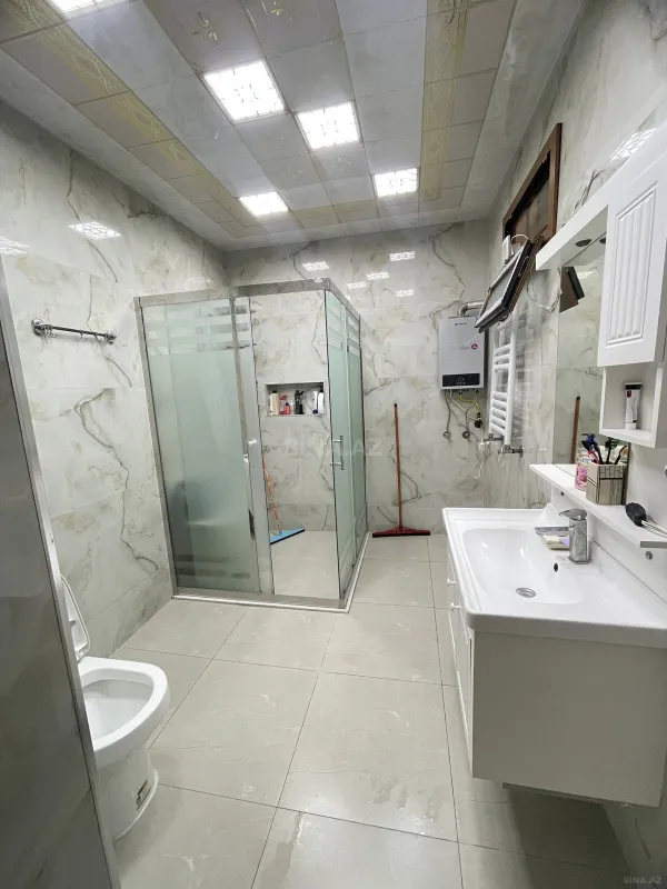 Satılır 5 otaqlı həyət evi 280 m²