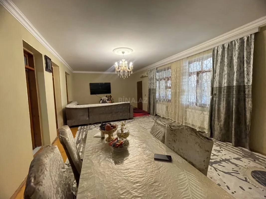 Satılır 5 otaqlı həyət evi 280 m²