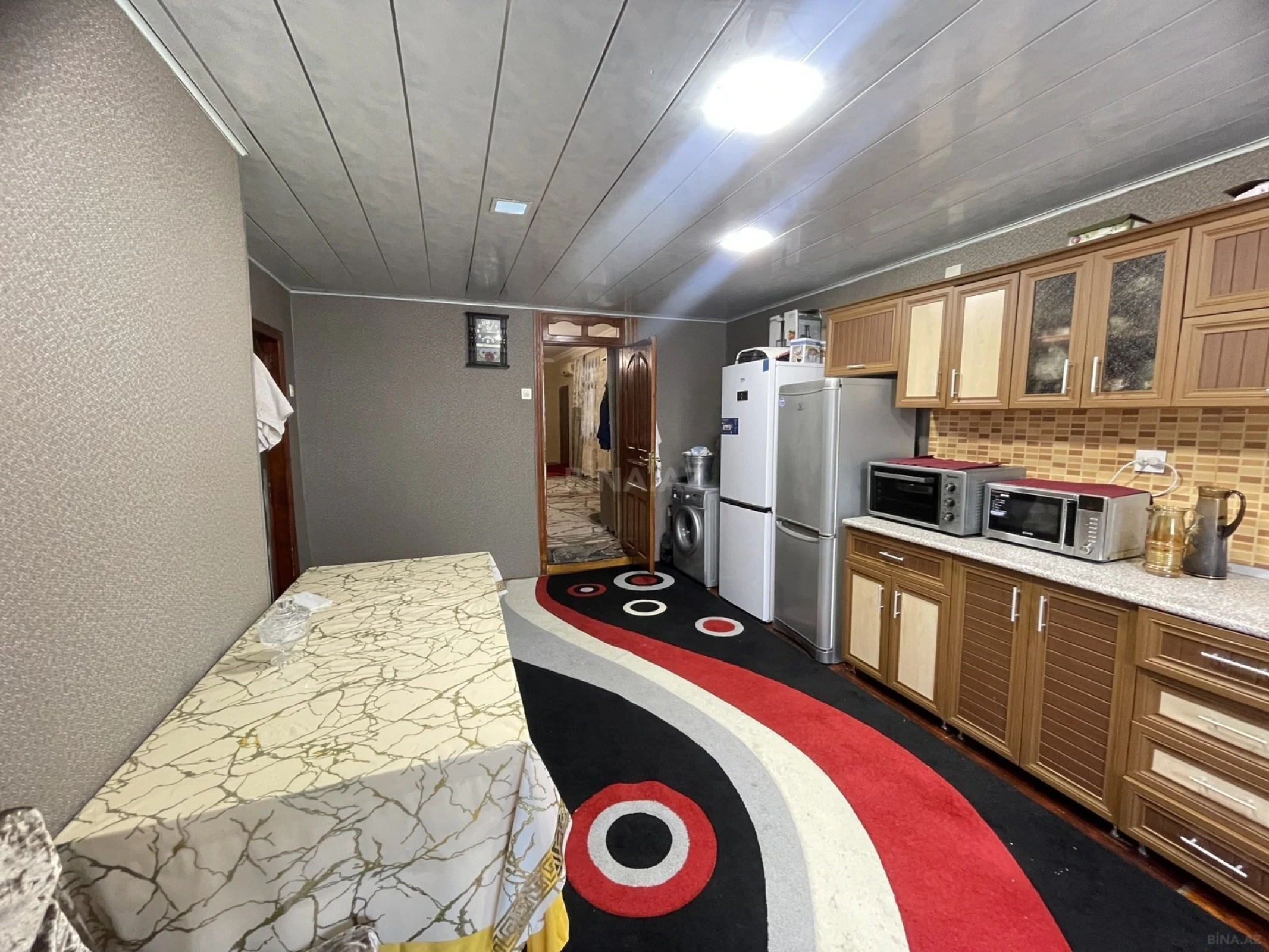 Satılır 5 otaqlı həyət evi 280 m²