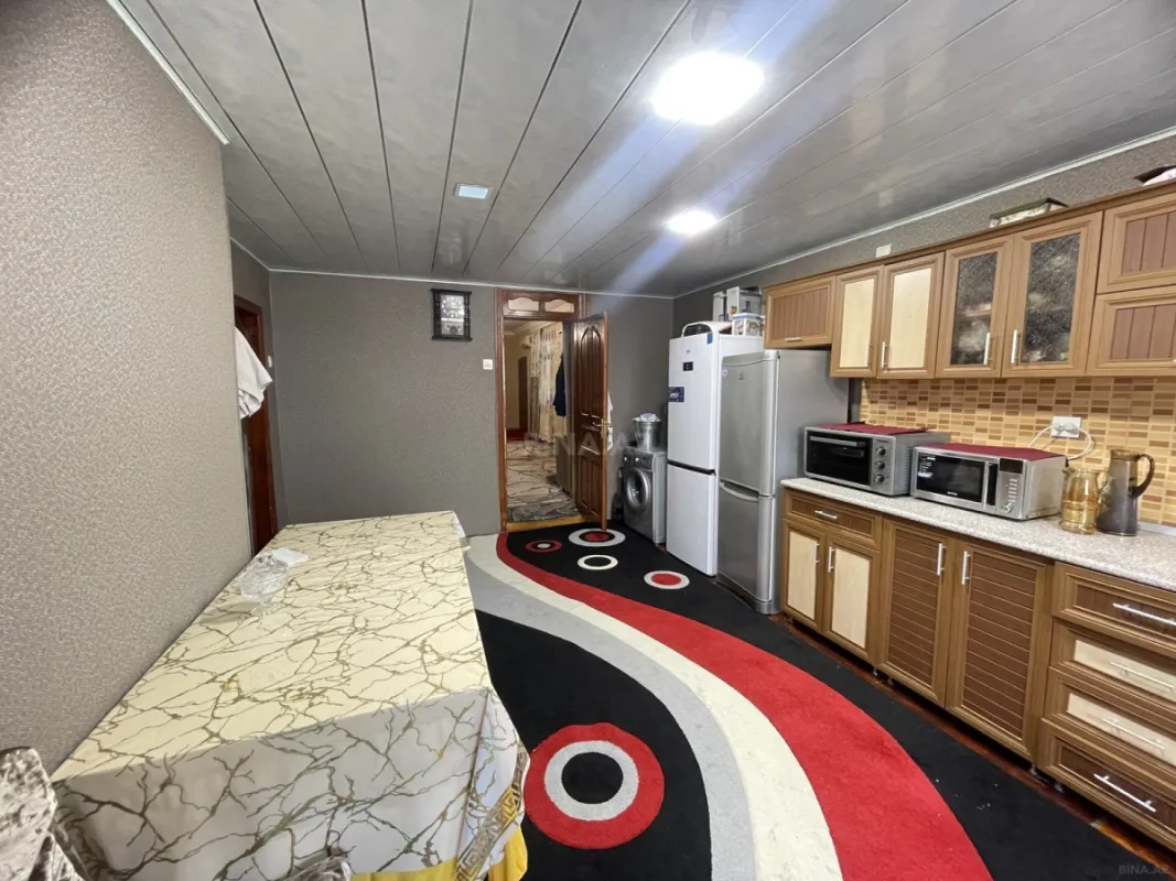 Satılır 5 otaqlı həyət evi 280 m²