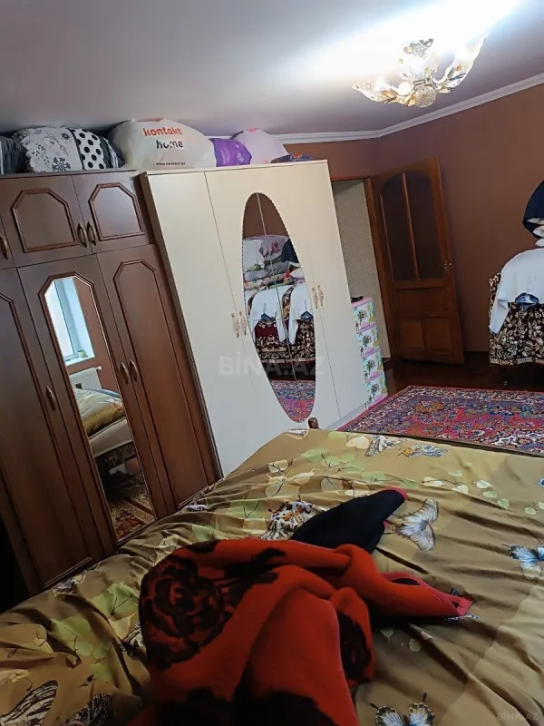 Satılır 5 otaqlı həyət evi 280 m²