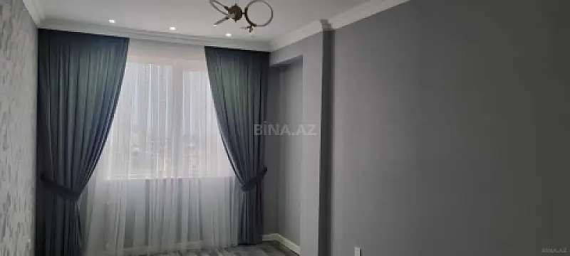 Satılır 3 otaqlı mənzil 130 m²