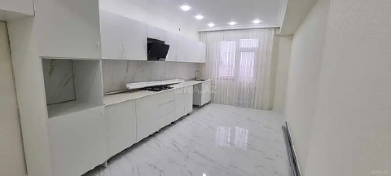 Satılır 3 otaqlı mənzil 130 m²