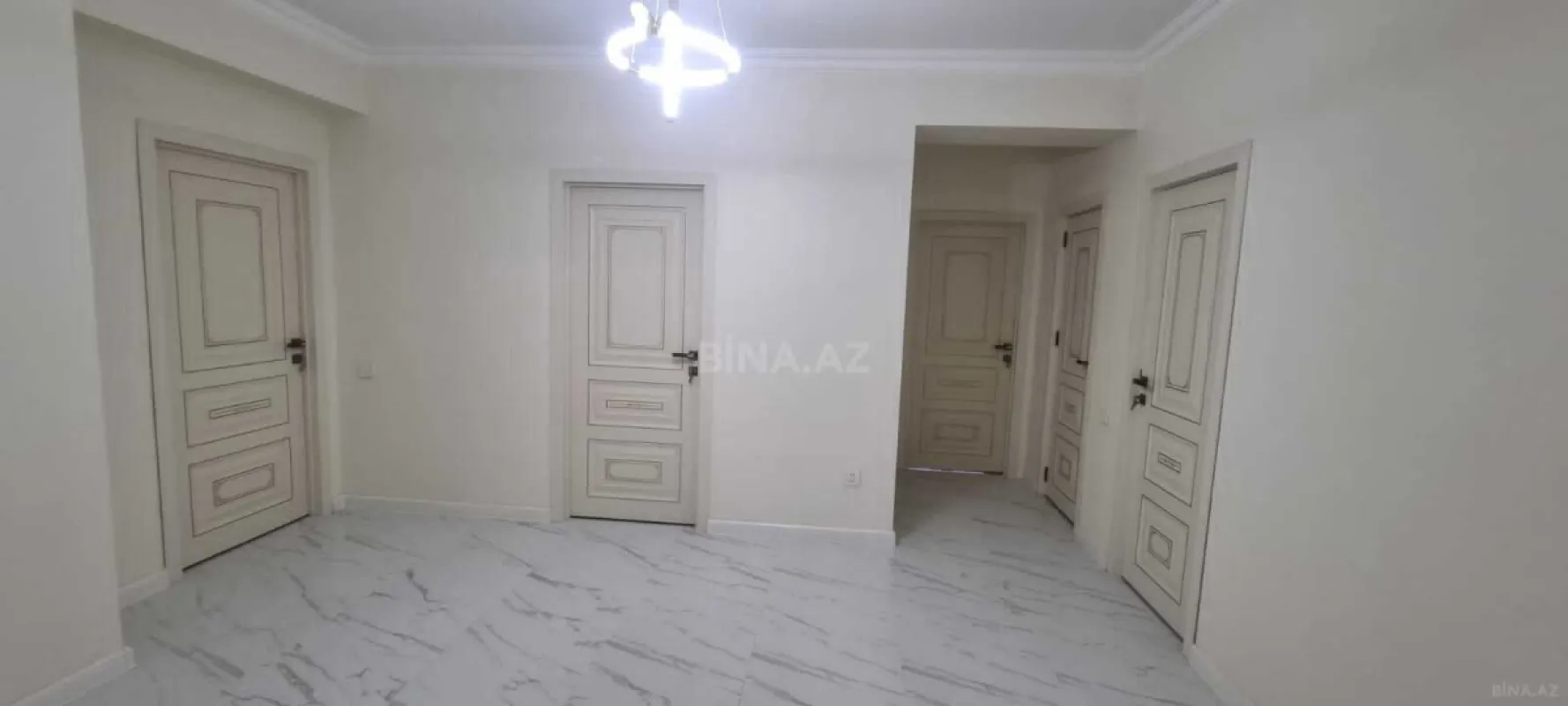 Satılır 3 otaqlı mənzil 130 m²
