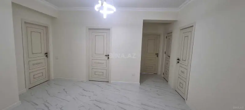 Satılır 3 otaqlı mənzil 130 m²