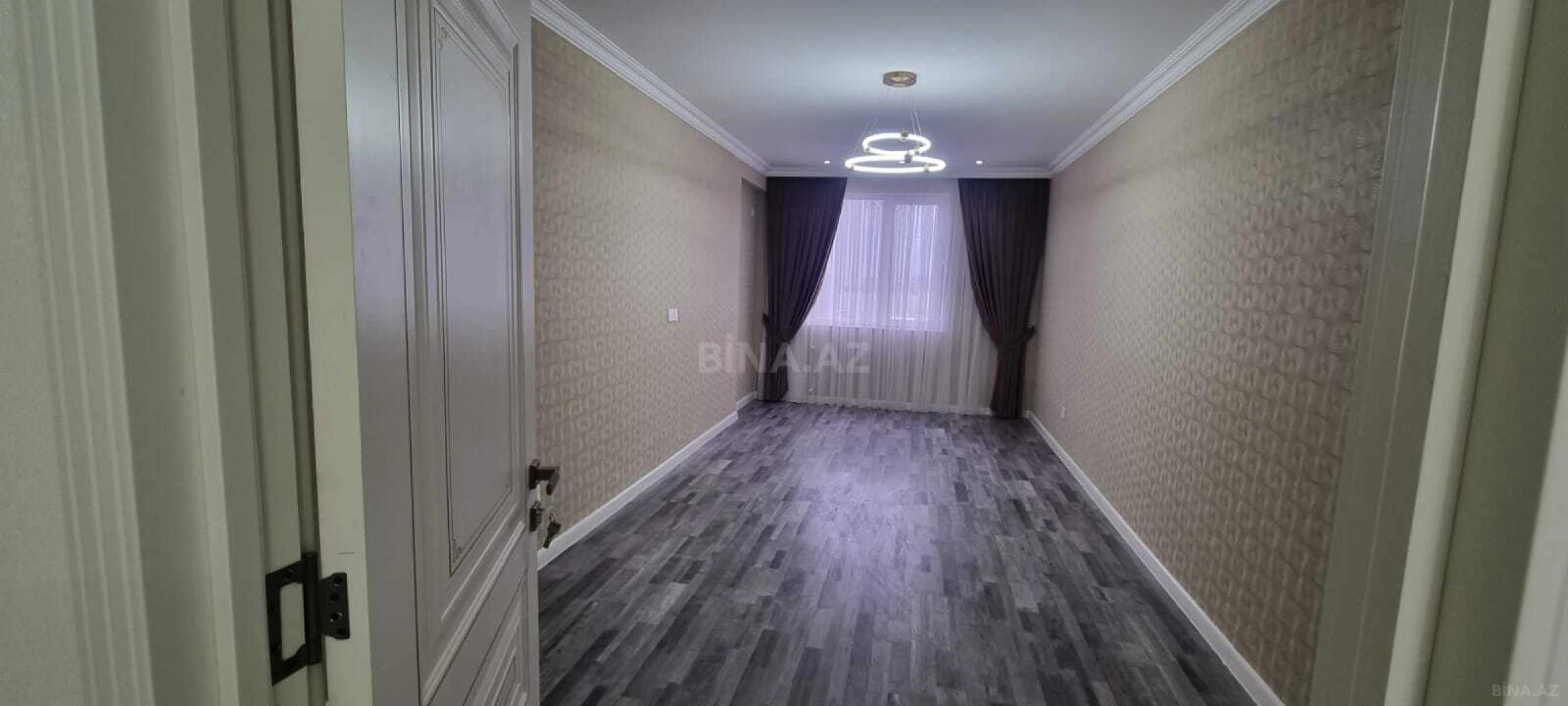 Satılır 3 otaqlı mənzil 130 m²