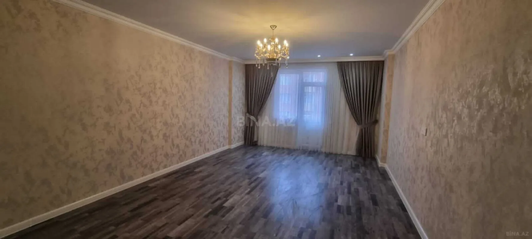 Satılır 3 otaqlı mənzil 130 m²