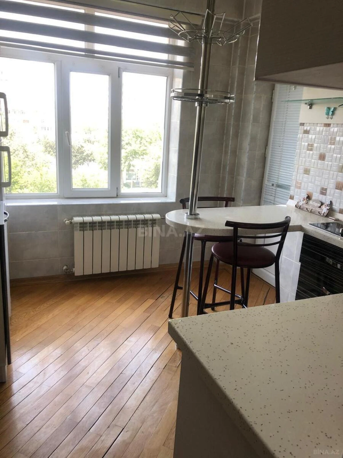 Kirayə verilir 2 otaqlı mənzil 72 m²