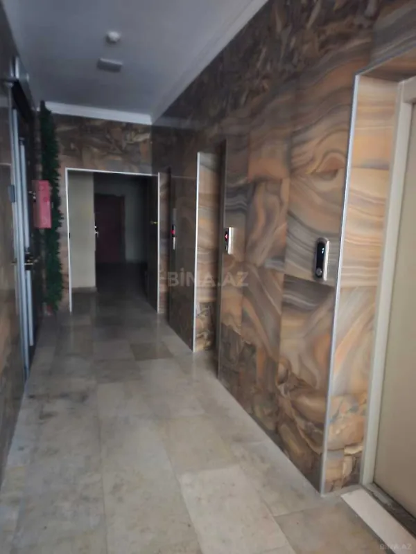 Satılır 5 otaqlı mənzil 226 m²