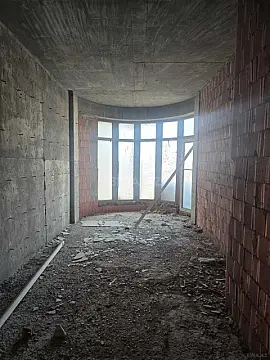 Satılır 5 otaqlı mənzil 226 m²